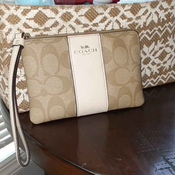 Coach Wallet - Picture 1 of 4